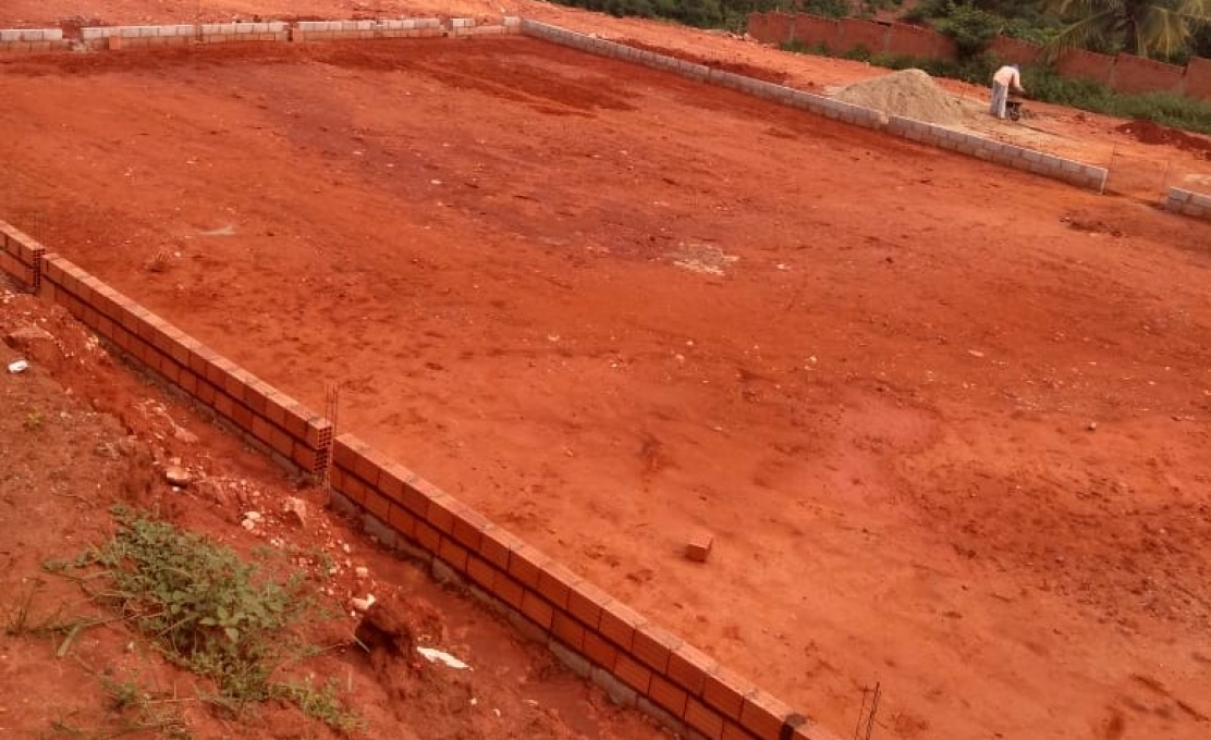 Construção de Quadra Poliesportiva Com Demarcação do Piso E Alambrado No Bairro P...